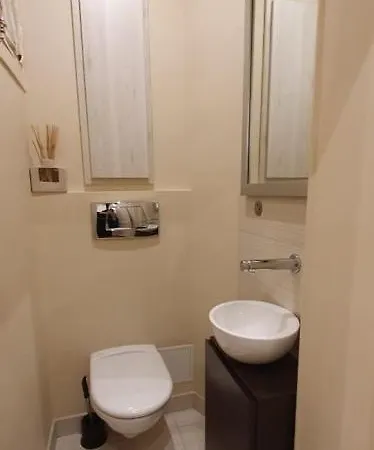 Apartment Spacieux Pour 4 Pers, Proche Arc De Triomphe Et Champs-elysees Paris